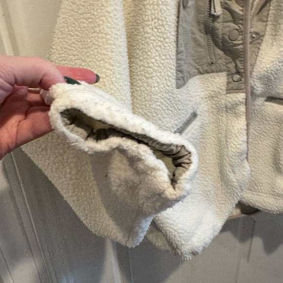 Her Entire Name Says Grace Ivory Sherpa Jacket with Gray Accents Size L - Picture 5 of 16